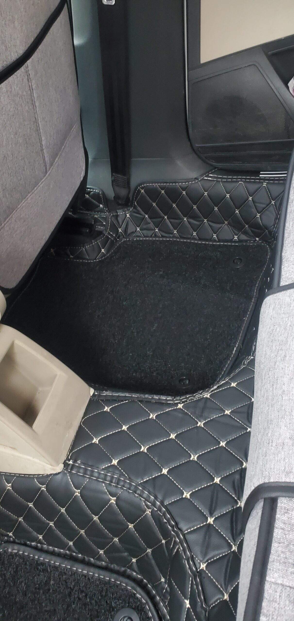 综合吐槽福睿斯专车专用脚垫优缺点如何?看一看?少上当