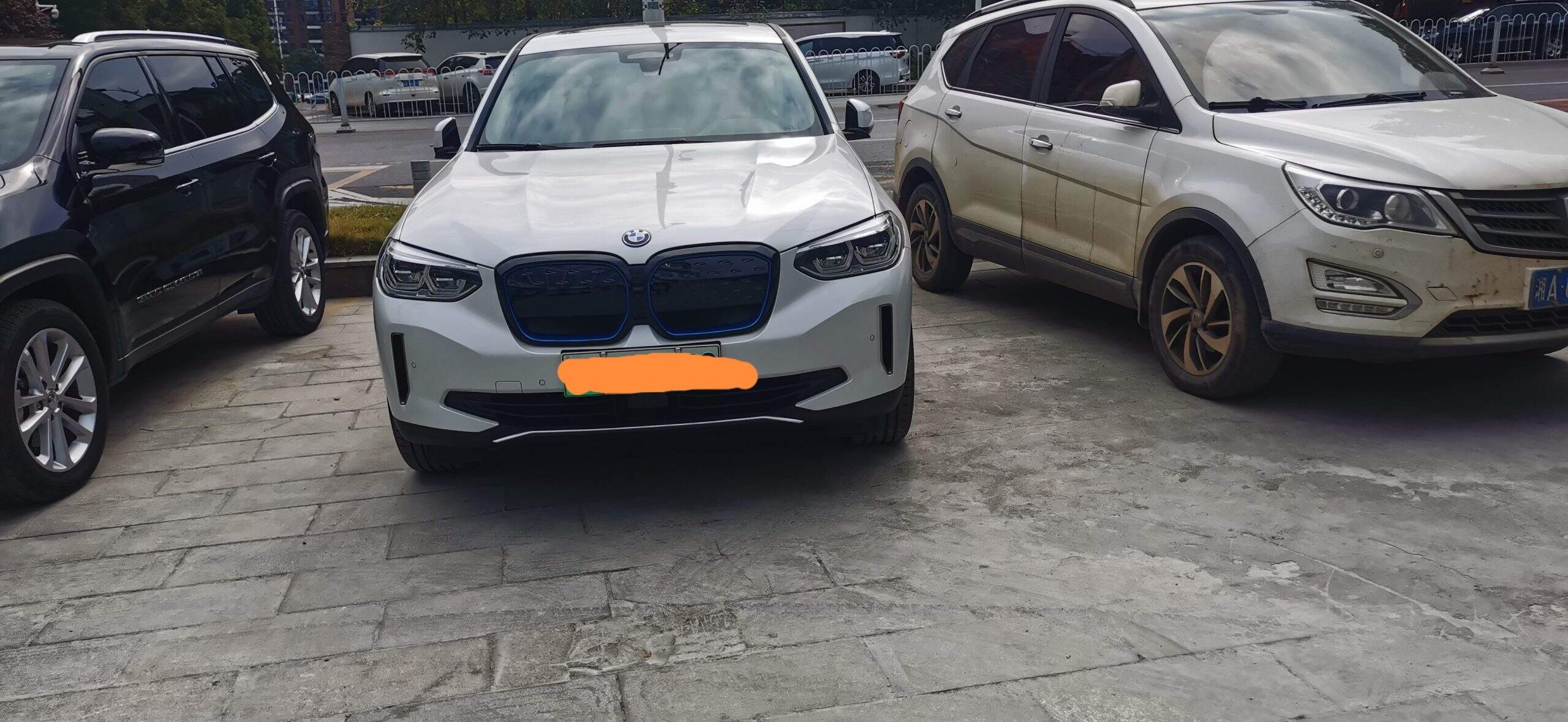 重点区别宝马x4行车记录仪用后真实反馈?使用三个月感受